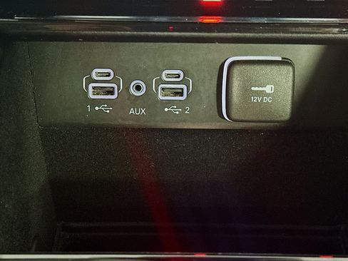 Used 2023 Jeep Grand Cherokee Laredo image 26