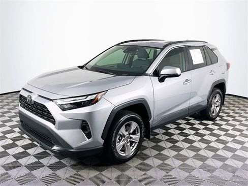 Used 2025 Toyota RAV4 XLE w/ Convenience Package image 4