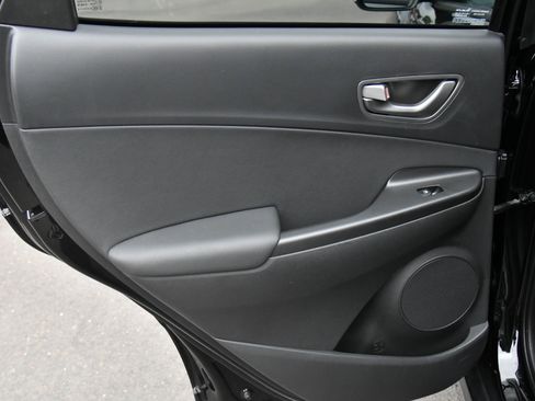 Used 2021 Hyundai Kona Limited FWD image 35