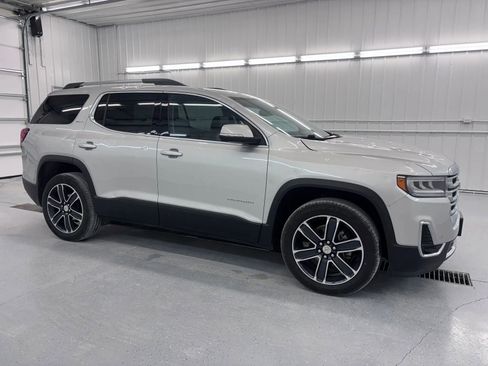 Used 2020 GMC Acadia SLT w/ Driver Alert Package II FWD image 1