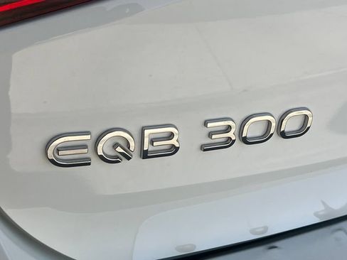 Used 2025 Mercedes-Benz EQB 300 4MATIC image 22