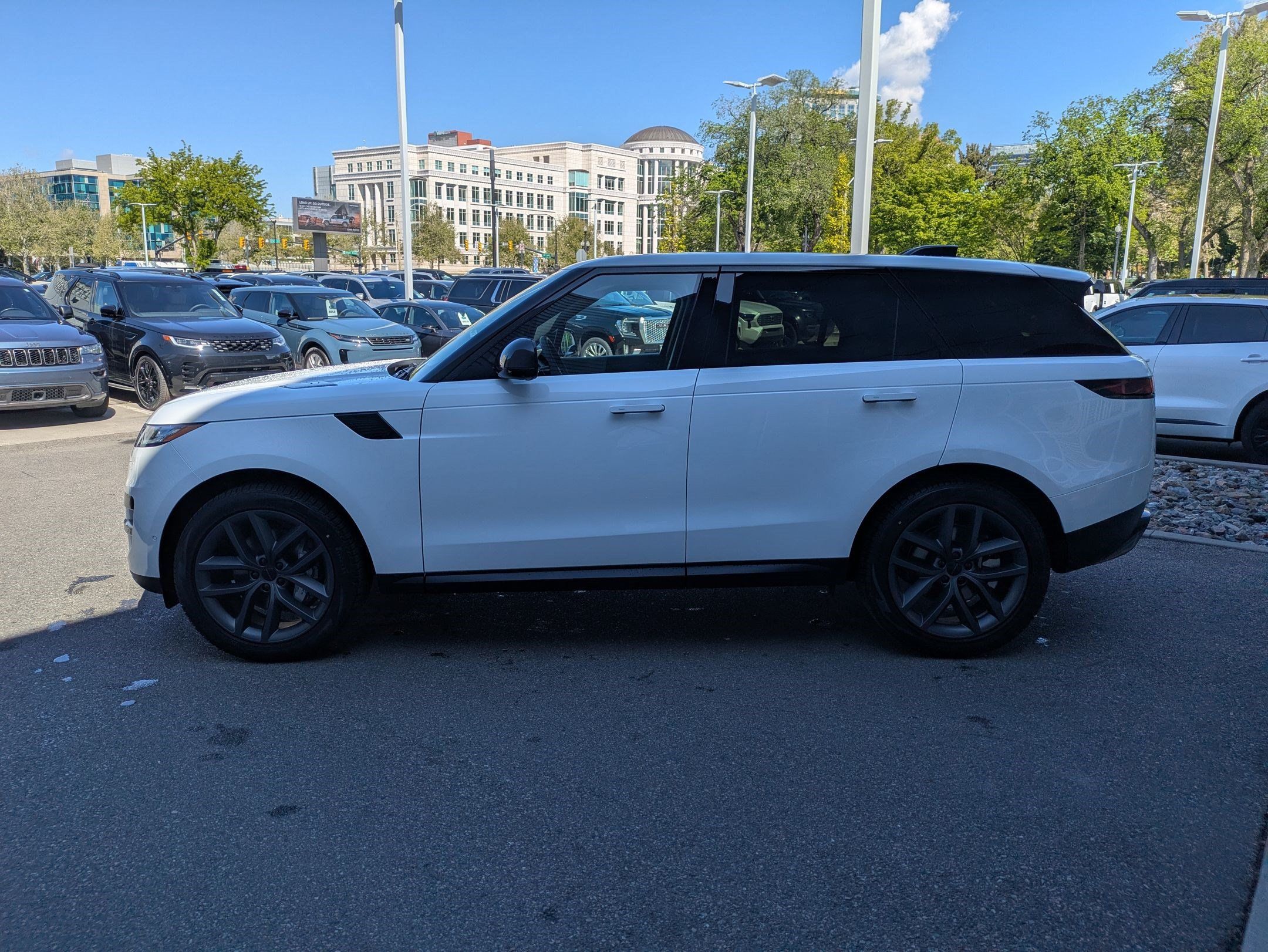 New 2026 Land Rover Range Rover Sport SE AWD/4WD image 8