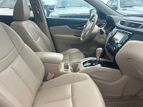 Used 2015 Nissan Rogue SL AWD/4WD image 7
