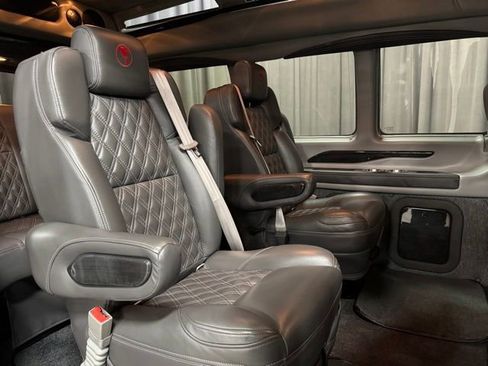 Used 2023 GMC Savana 2500 RWD image 12