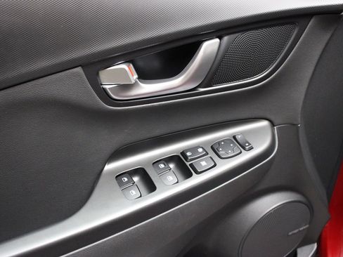 Used 2023 Hyundai Kona Limited image 24