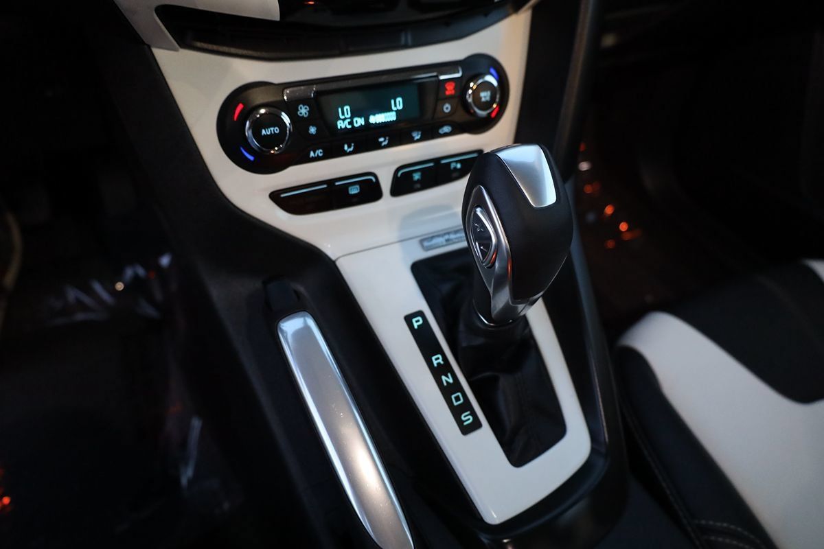 Used 2012 Ford Focus Titanium FWD image 27