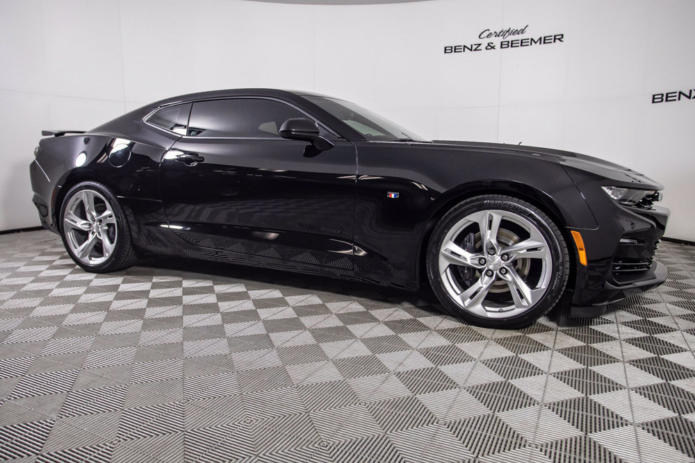 Used 2021 Chevrolet Camaro SS RWD image 2