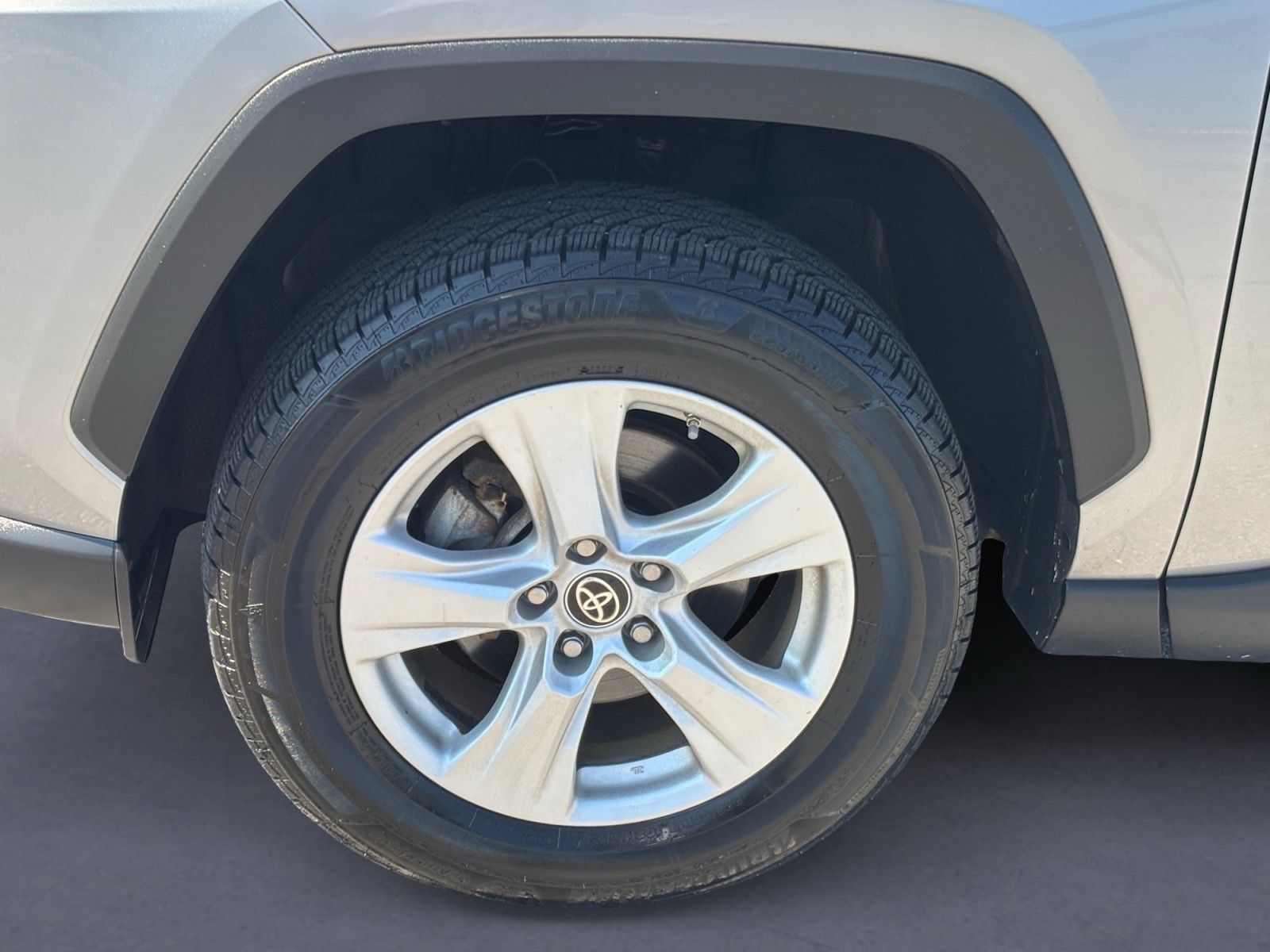 Used 2021 Toyota RAV4 LE AWD/4WD image 8