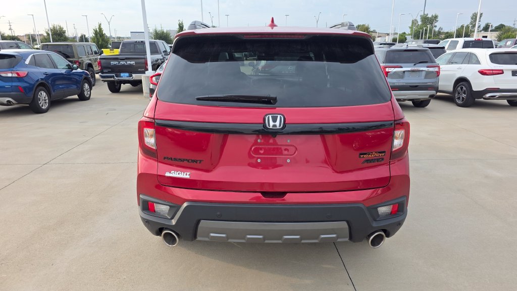 Used 2025 Honda Passport TrailSport image 4