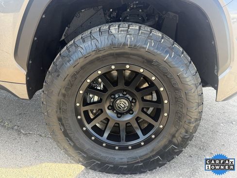 Used 2022 Toyota Tundra SR5 w/ Convenience Package image 10