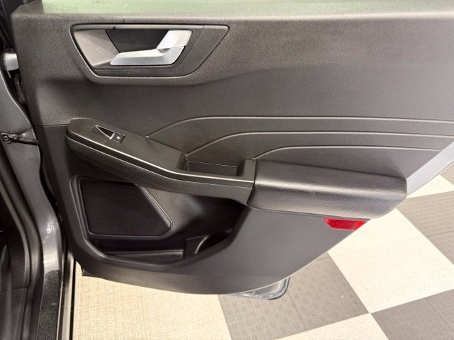 Used 2025 Ford Escape Platinum AWD/4WD image 27