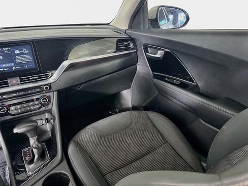Used 2020 Kia Niro LXS FWD image 22