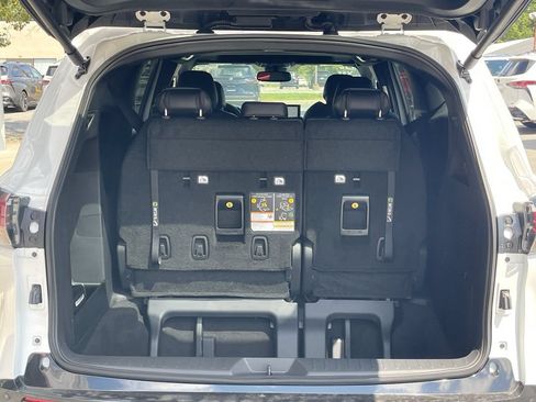 Used 2026 Toyota Sienna XSE FWD image 17