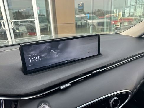 Used 2025 Genesis GV70 2.5T image 16