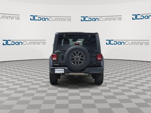 Used 2025 Jeep Wrangler Unlimited Sport AWD/4WD image 7