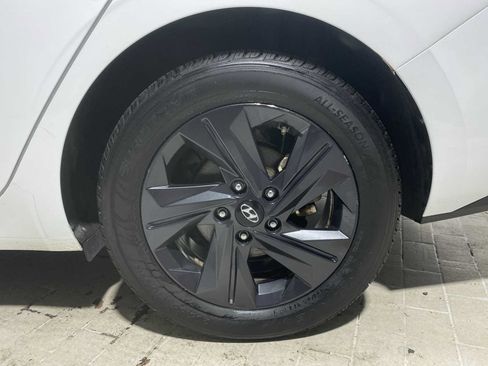 Used 2023 Hyundai Elantra SEL FWD image 8