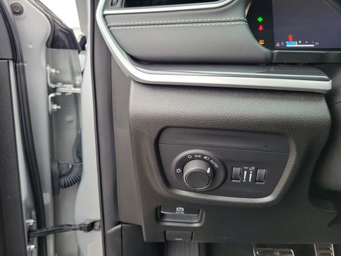 Used 2021 Jeep Grand Cherokee L Laredo w/ Luxury Tech Group I image 20