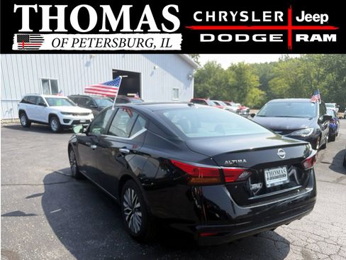 Used 2024 Nissan Altima 2.5 SV FWD image 5
