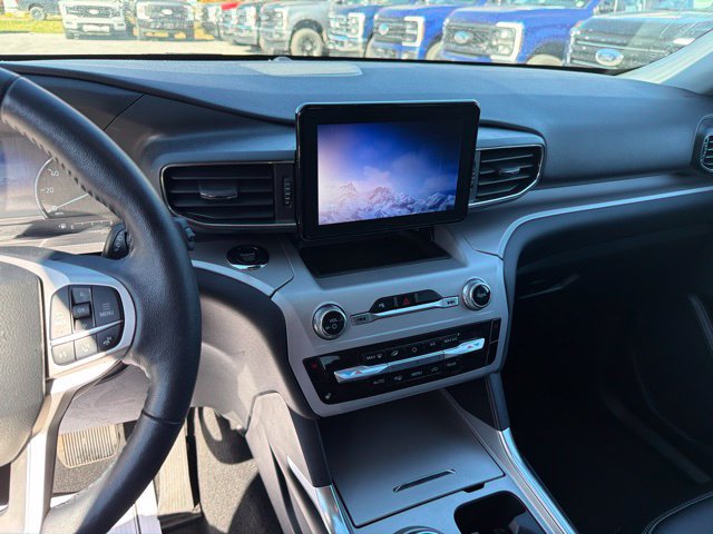 Used 2024 Ford Explorer XLT w/ Equipment Group 202A AWD/4WD image 24