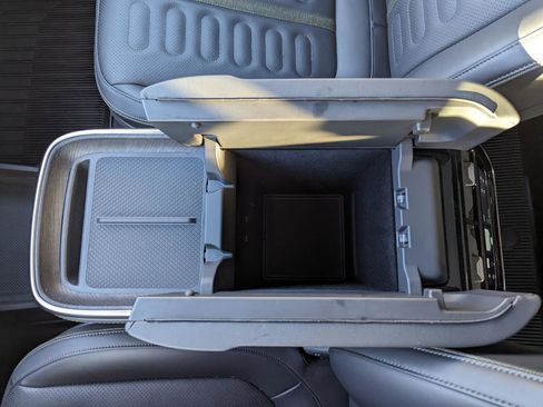 Used 2025 Rivian R1S Adventure image 24