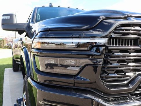 Used 2025 RAM 3500 Limited image 5