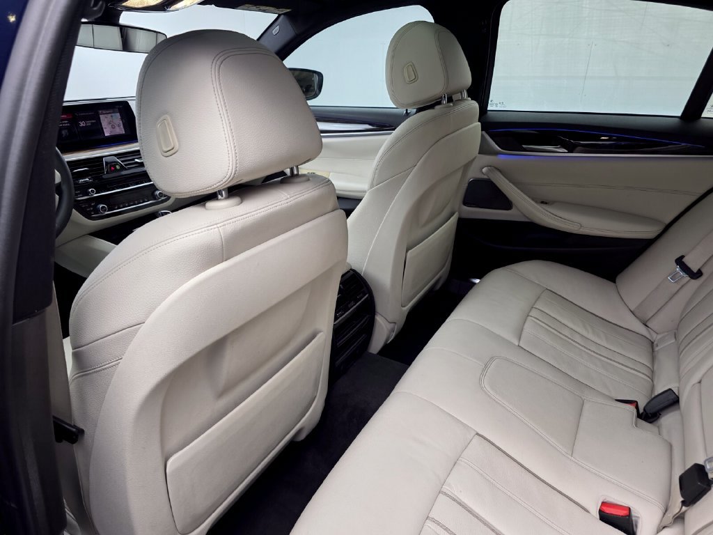Used 2019 BMW 540i w/ M Sport Package RWD image 15