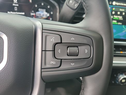 Used 2025 GMC Sierra 1500 SLT image 19