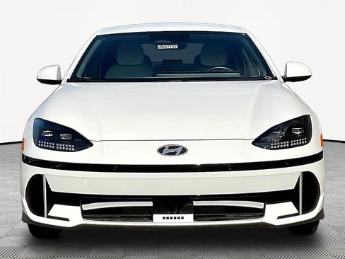 Used 2023 Hyundai Ioniq 6 SEL RWD image 2