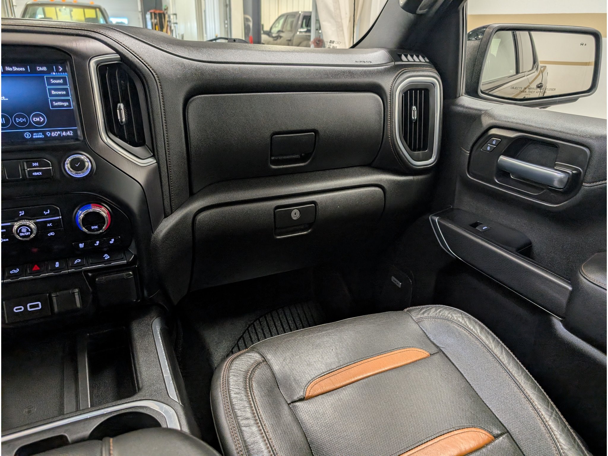 Used 2020 GMC Sierra 1500 AT4 w/ AT4 Premium Package AWD/4WD image 12