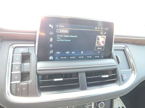 Used 2023 Chevrolet Suburban Premier image 20