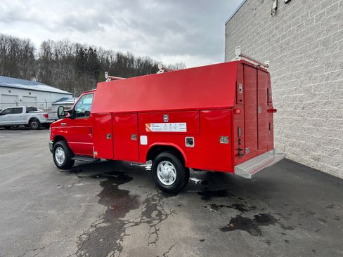 New 2026 Ford E-350 and Econoline 350 Super Duty w/ Interior Upgrade Package RWD image 8