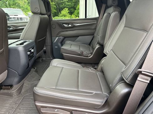 Used 2023 GMC Yukon Denali RWD image 21