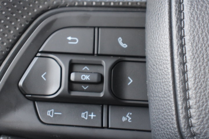 Certified 2025 Toyota Tacoma SR5 AWD/4WD image 23