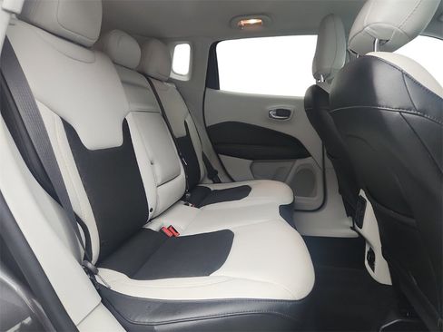 Used 2018 Jeep Compass Latitude w/ Popular Equipment Group image 24