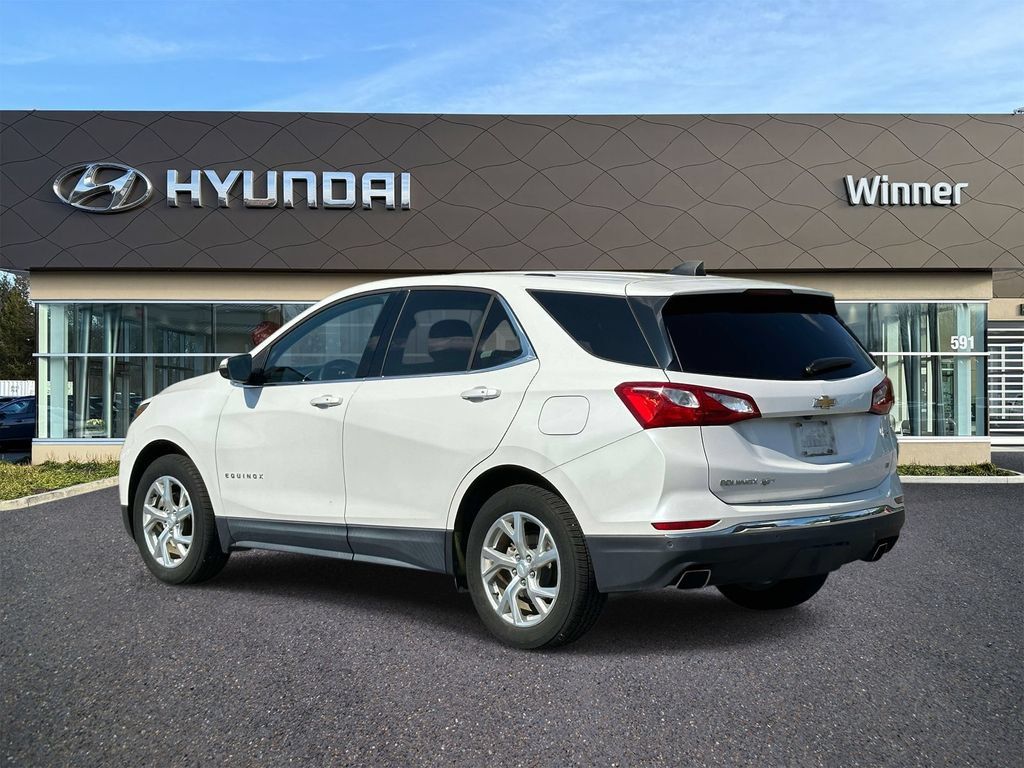 Used 2018 Chevrolet Equinox LT FWD image 2