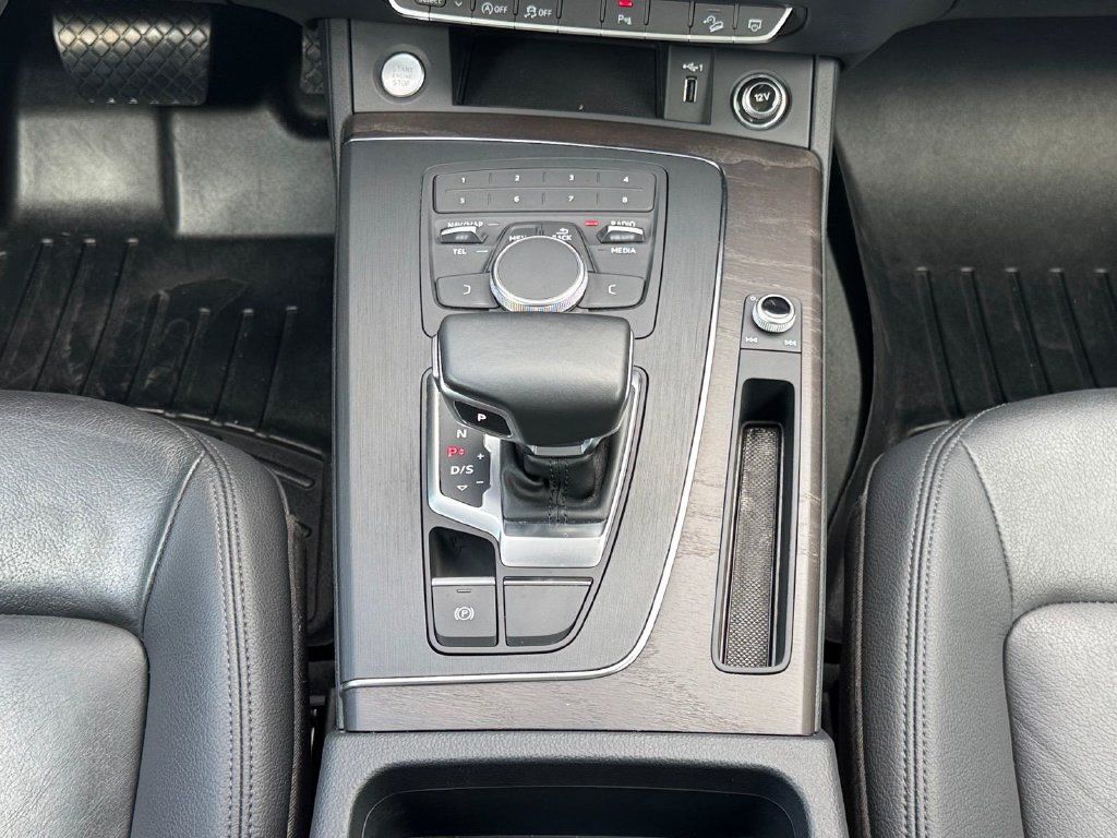 Used 2020 Audi Q5 2.0T Premium w/ Convenience Package AWD/4WD image 15