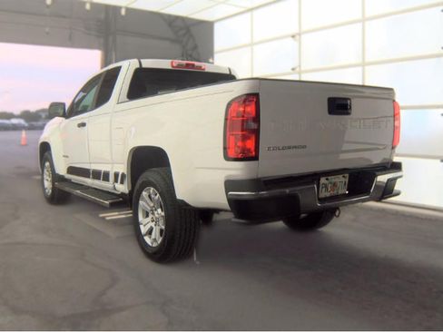 Used 2021 Chevrolet Colorado W/T RWD image 4