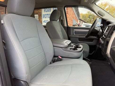 Used 2018 RAM 2500 SLT image 22