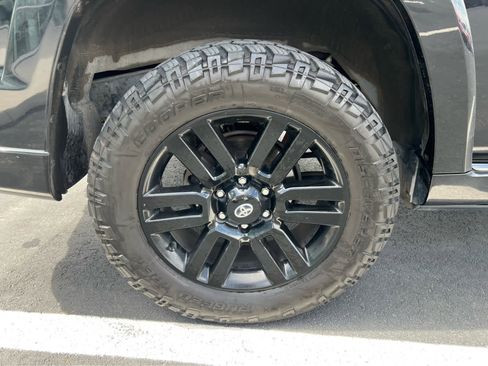 Used 2019 Toyota 4Runner Limited AWD/4WD image 15