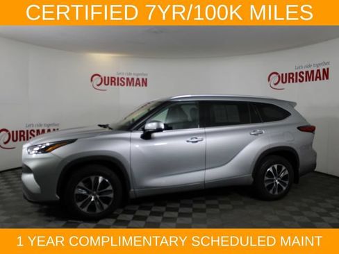 Used 2022 Toyota Highlander XLE AWD/4WD image 4