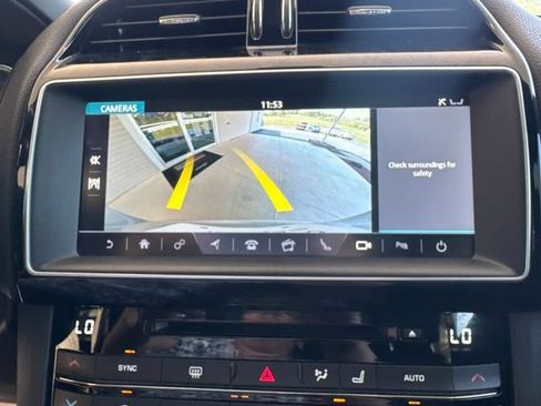 Used 2017 Jaguar F-PACE Prestige AWD/4WD image 17