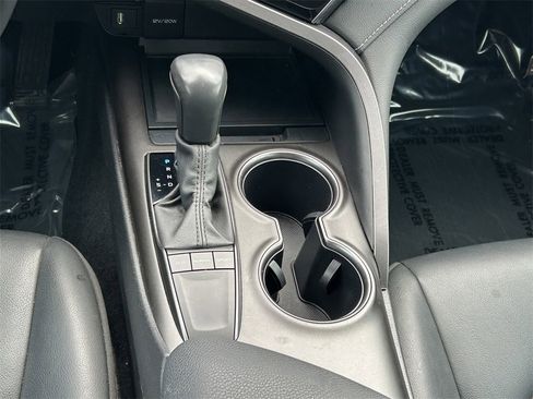 Used 2024 Toyota Camry SE image 19