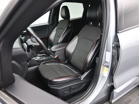 Used 2024 Ford Escape ST-Line w/ Cold Weather Package image 9