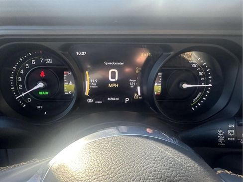 Used 2024 Jeep Wrangler Sahara image 22