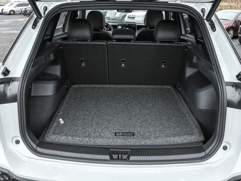 New 2025 Volkswagen Tiguan SE R-Line image 36