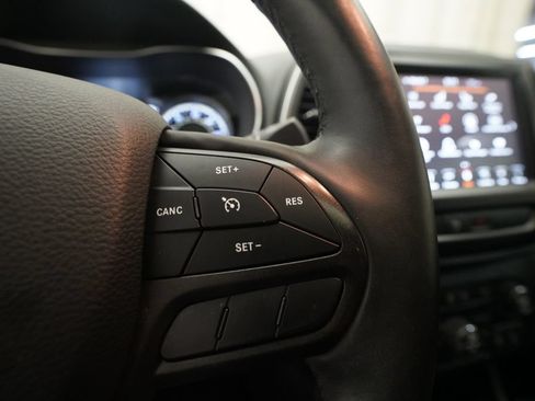 Used 2019 Jeep Cherokee Trailhawk w/ Comfort/Convenience Group AWD/4WD image 19