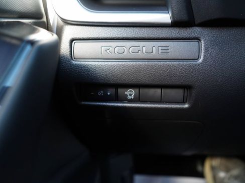 Used 2026 Nissan Rogue S FWD image 30