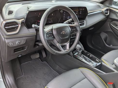 Used 2025 Chevrolet TrailBlazer ACTIV w/ Convenience Package FWD image 17