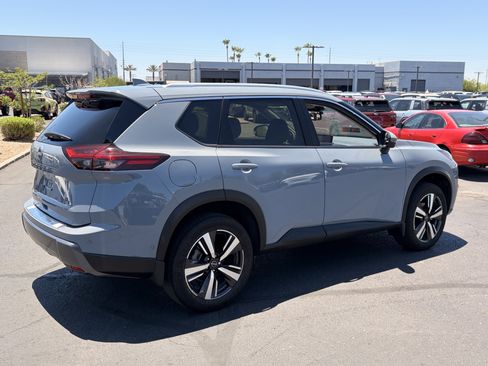 Used 2025 Nissan Rogue SL FWD image 5