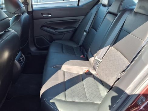 Used 2025 Nissan Altima 2.5 SL FWD image 15